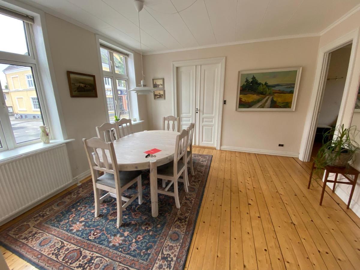 Ferienwohnung Oasen Ved Centrum Frederikshavn Exterior foto